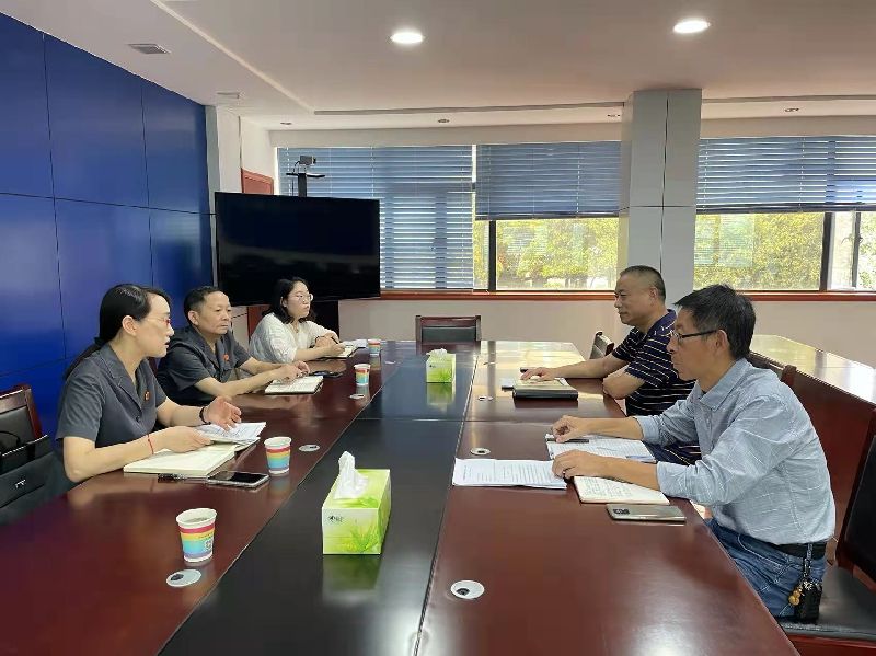 召开行政争议解决座谈会.jpg